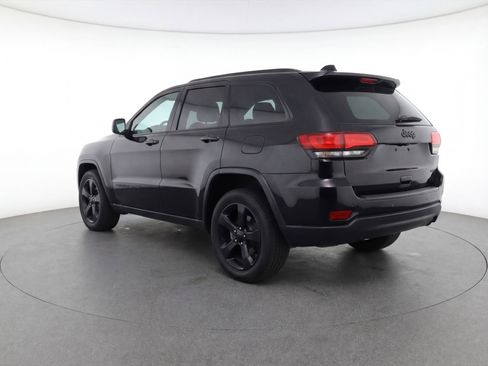 Used 2023 Jeep Grand Cherokee L Laredo RWD image 6