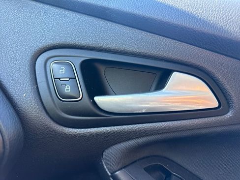 Used 2017 Ford Focus SE FWD image 27