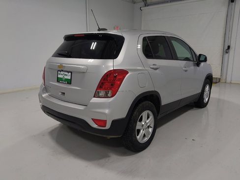 Used 2021 Chevrolet Trax LS w/ Tint and Cruise Package image 9