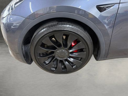 Used 2022 Tesla Model Y Performance image 15