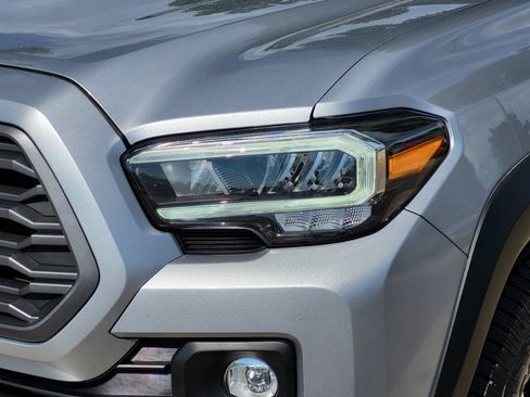 Certified 2021 Toyota Tacoma TRD Off-Road w/ TRD Premium Off Road Package AWD/4WD image 5