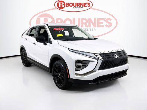 Used 2023 Mitsubishi Eclipse Cross LE image 1
