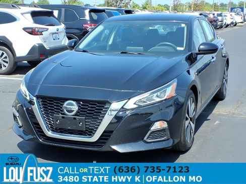 Used 2021 Nissan Altima 2.5 SV FWD image 2