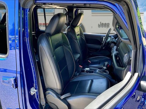 Used 2019 Jeep Wrangler Unlimited Sahara AWD/4WD image 7