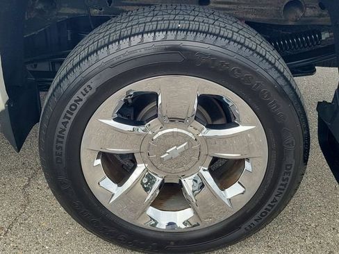 Used 2017 Chevrolet Silverado 1500 LTZ Z71 w/ LTZ Plus Package AWD/4WD image 9