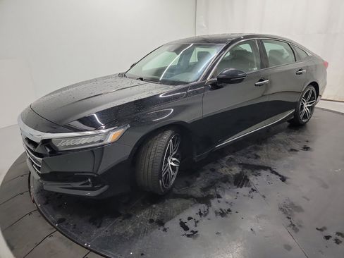 Certified 2022 Honda Accord Touring image 3