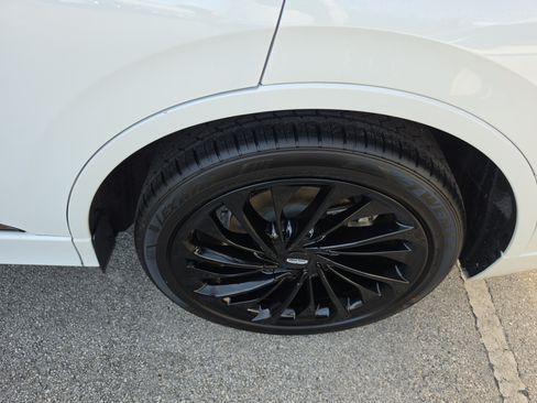 Certified 2024 Lincoln Aviator Reserve w/ Jet Package RWD image 7