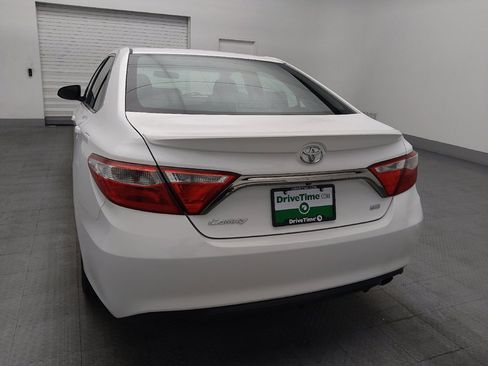 Used 2016 Toyota Camry SE FWD image 6