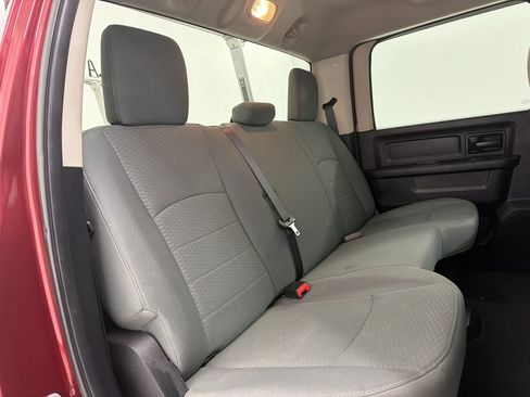 Used 2017 RAM 1500 Express RWD image 29