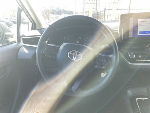 Used 2023 Toyota Corolla LE image 16