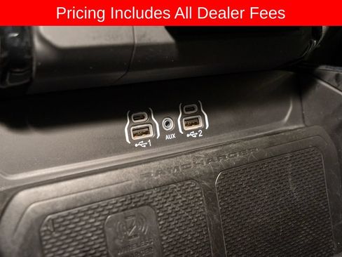 Used 2025 RAM 1500 Laramie AWD/4WD image 16