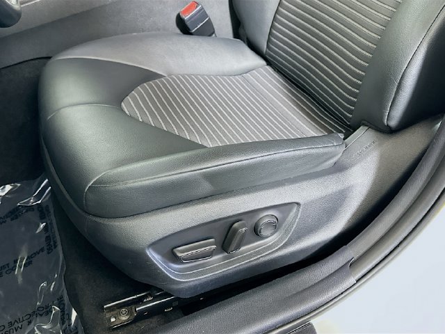 Used 2023 Toyota Camry SE FWD image 20