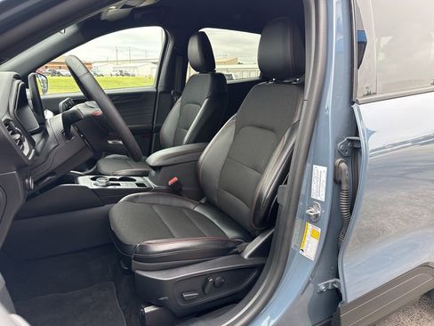 Used 2025 Ford Escape ST-Line w/ Tech Pack #1 AWD/4WD image 12