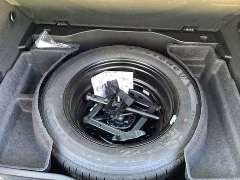 Used 2020 Jeep Cherokee High Altitude image 28