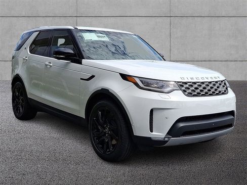 New 2025 Land Rover Discovery S image 2