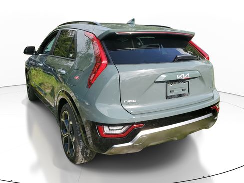 New 2025 Kia Niro SX Touring image 2