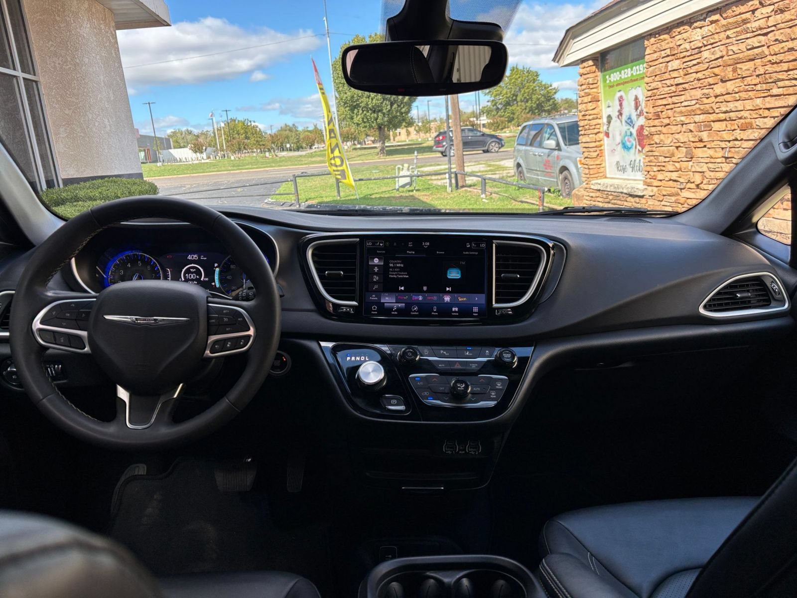 Used 2025 Chrysler Pacifica Select FWD image 35