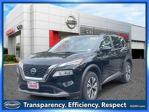 Certified 2023 Nissan Rogue SV image 4