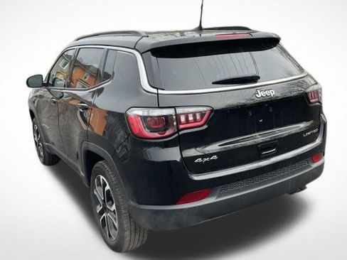 Used 2022 Jeep Compass Limited image 3