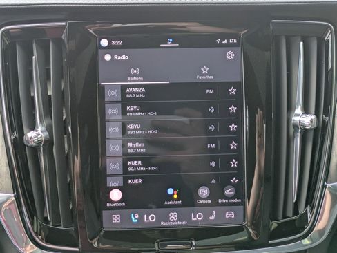 Used 2025 Volvo V90 B6 Cross Country Ultra image 21