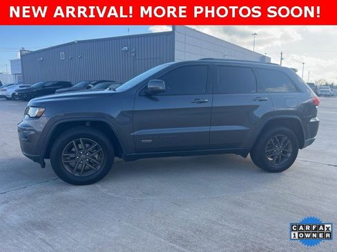 Used 2016 Jeep Grand Cherokee Laredo 75th Anniversary image 2