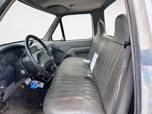 Used 1996 Ford F450 2WD Regular Cab Super Duty image 8