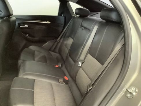 Used 2018 Chevrolet Impala LT FWD image 8