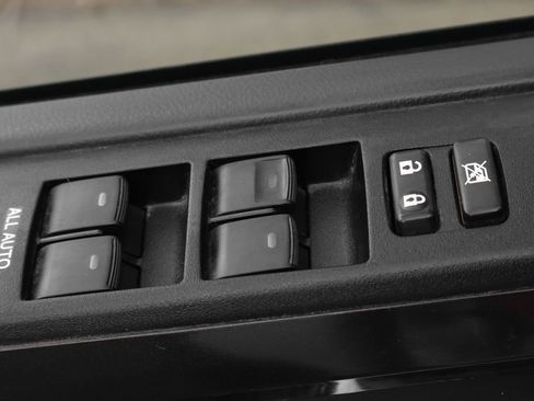 Used 2019 Toyota 4Runner TRD Off-Road AWD/4WD image 18