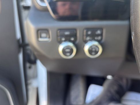 Used 2023 GMC Sierra 1500 SLT w/ SLT Convenience Package AWD/4WD image 9