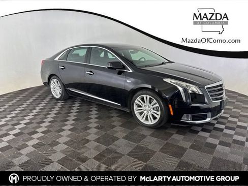 Used 2019 Cadillac XTS Luxury FWD image 1