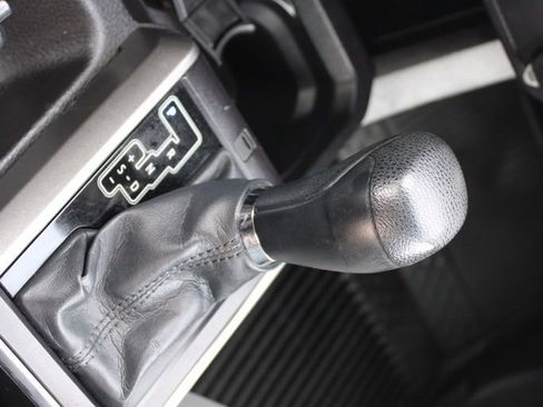 Used 2016 Toyota Tacoma SR5 image 34