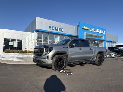 Used 2023 GMC Sierra 1500 Pro w/ Graphite Edition