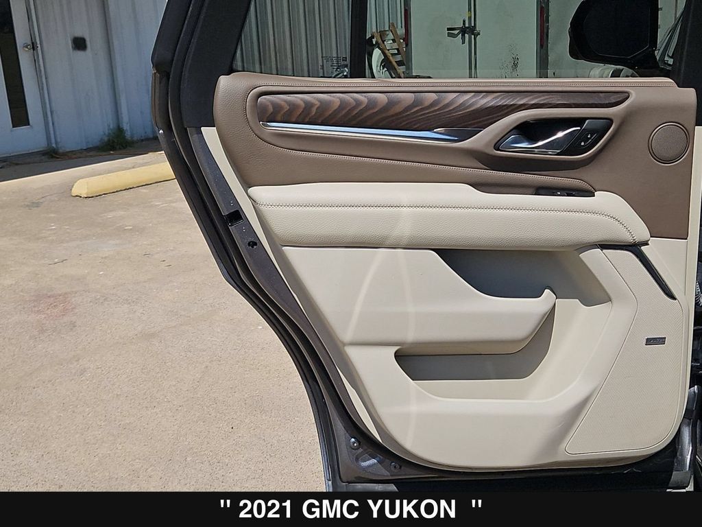 Used 2021 GMC Yukon Denali w/ Denali Ultimate Package AWD/4WD image 20
