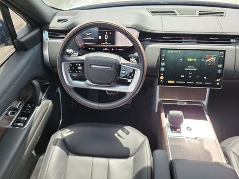 Used 2025 Land Rover Range Rover Long Wheelbase SE AWD/4WD image 19