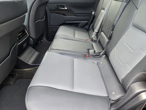 Used 2025 Lexus GX 550 w/ Cold Area Package AWD/4WD image 31
