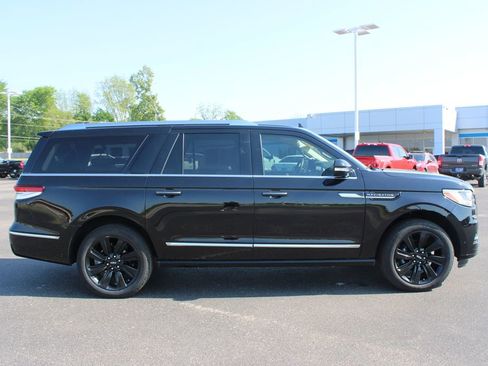 Used 2024 Lincoln Navigator L Reserve AWD/4WD image 9