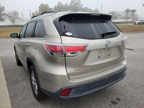 Used 2014 Toyota Highlander XLE image 25