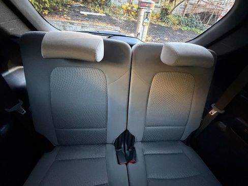 Used 2017 Hyundai Santa Fe SE image 25