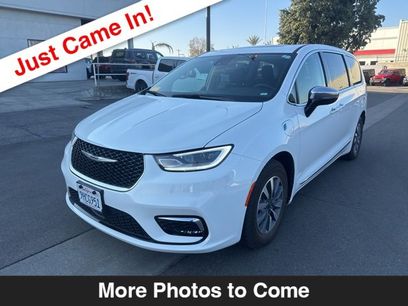 Used 2023 Chrysler Pacifica Limited