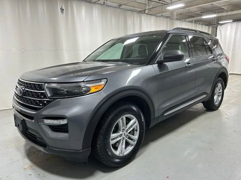 Used 2022 Ford Explorer XLT w/ Equipment Group 202A image 1