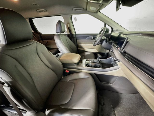 Certified 2026 Kia Carnival EX FWD image 29