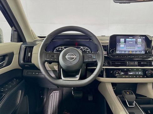 New 2025 Nissan Pathfinder SL w/ SL Premium Package image 25