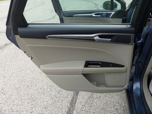Used 2019 Ford Fusion SEL FWD image 41