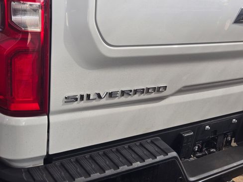 Certified 2025 Chevrolet Silverado 1500 ZR2 w/ Technology Package AWD/4WD image 8