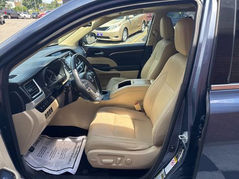 Used 2016 Toyota Highlander Limited Platinum AWD/4WD image 14