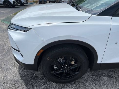 Used 2025 Chevrolet Blazer LT w/ Convenience Package FWD image 19