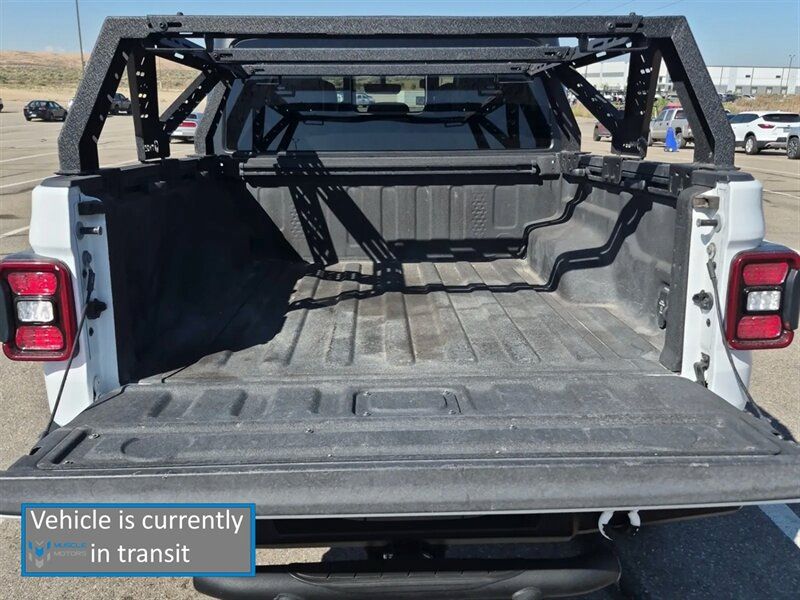 Used 2020 Jeep Gladiator Overland AWD/4WD image 8