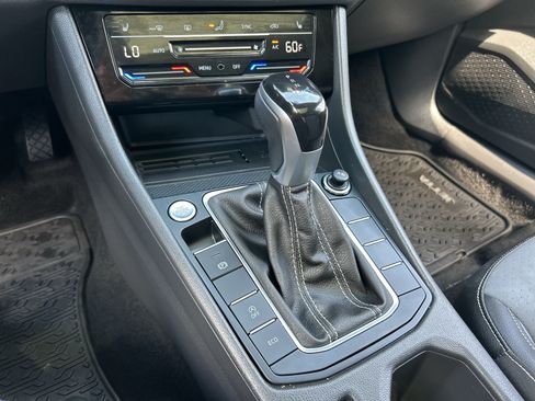 Used 2025 Volkswagen Jetta SE FWD image 24
