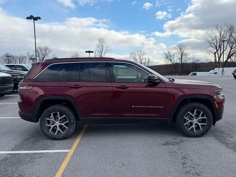 New 2026 Jeep Grand Cherokee Limited AWD/4WD image 9