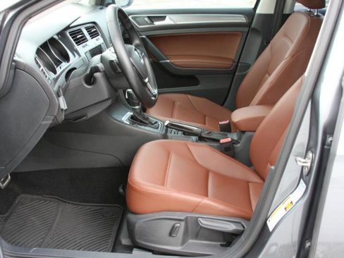 Used 2017 Volkswagen Golf Alltrack SE image 25